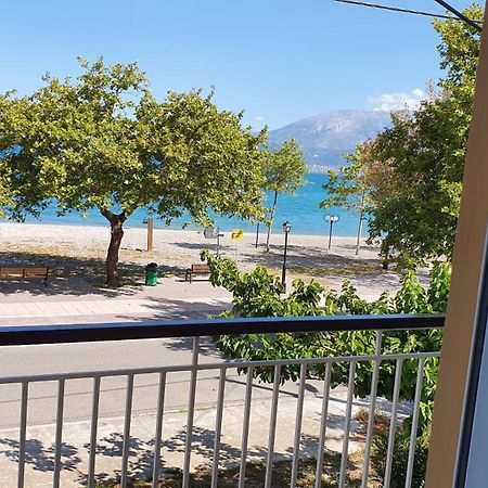 Nafpaktos Beach House Sea View Apartment First Floor Luaran gambar