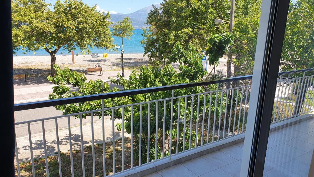 Nafpaktos Beach House Sea View Apartment First Floor Luaran gambar