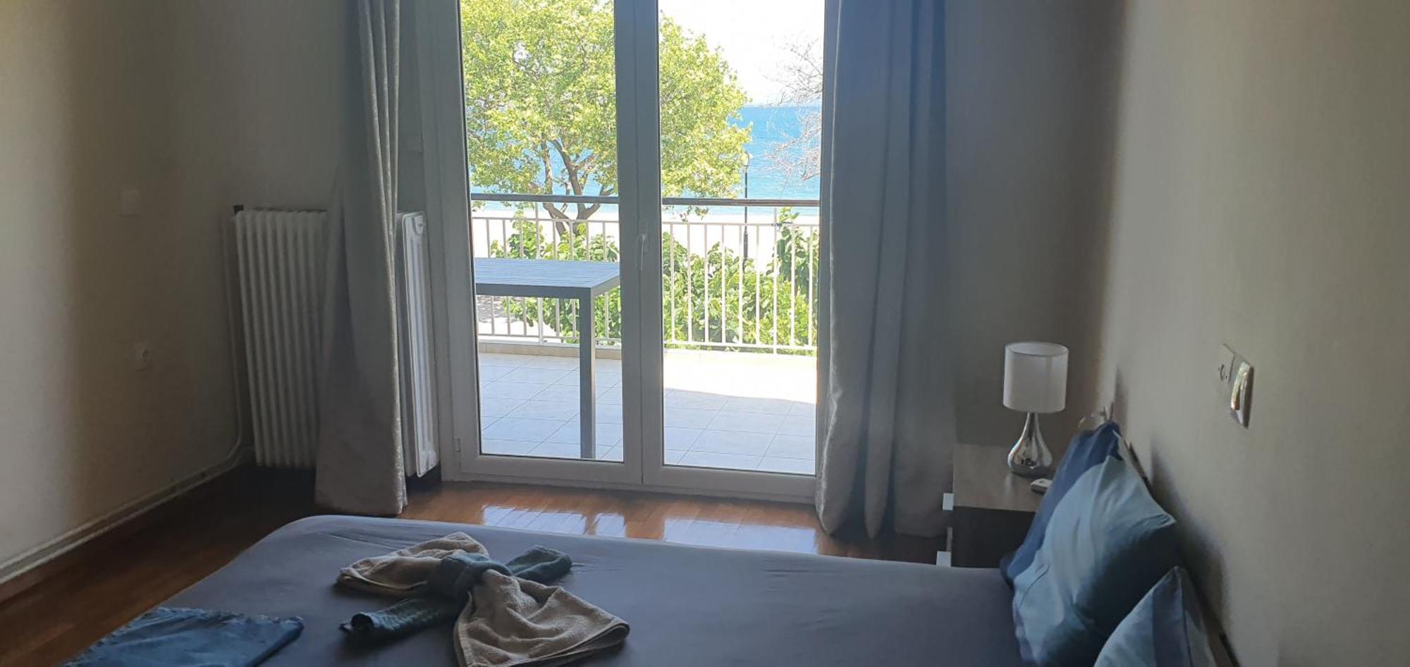 Nafpaktos Beach House Sea View Apartment First Floor Luaran gambar