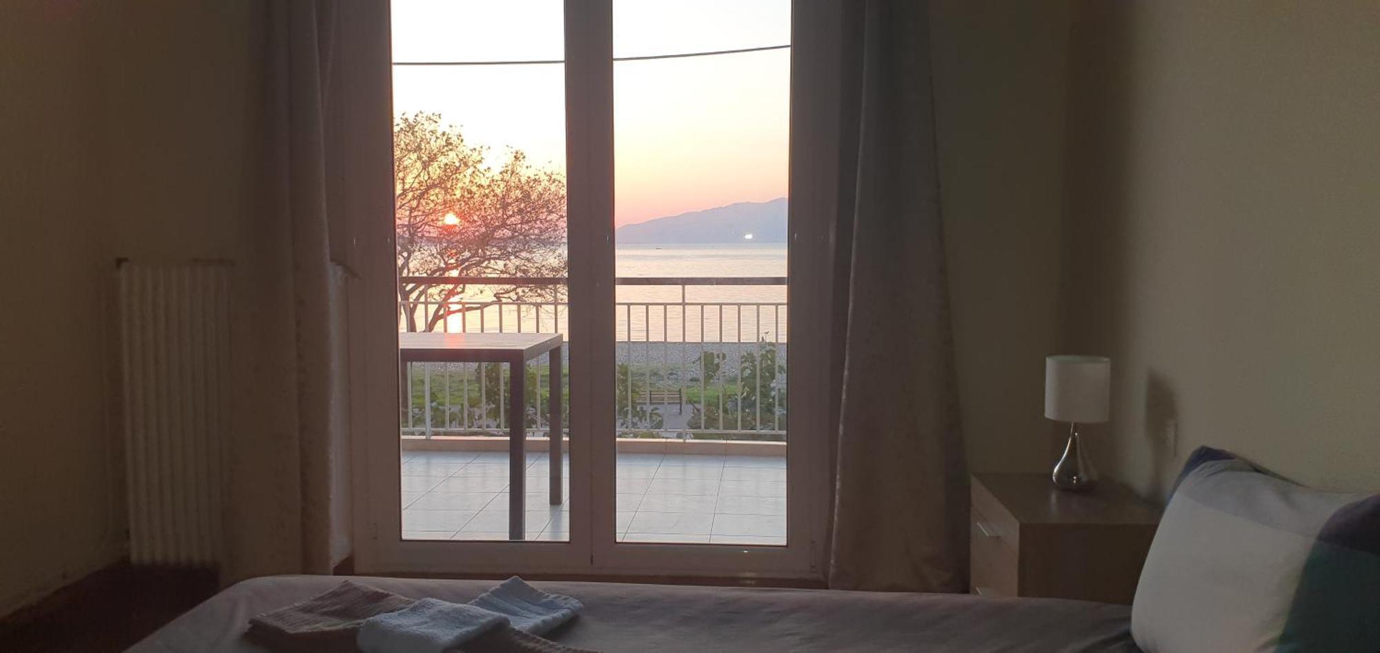 Nafpaktos Beach House Sea View Apartment First Floor Luaran gambar