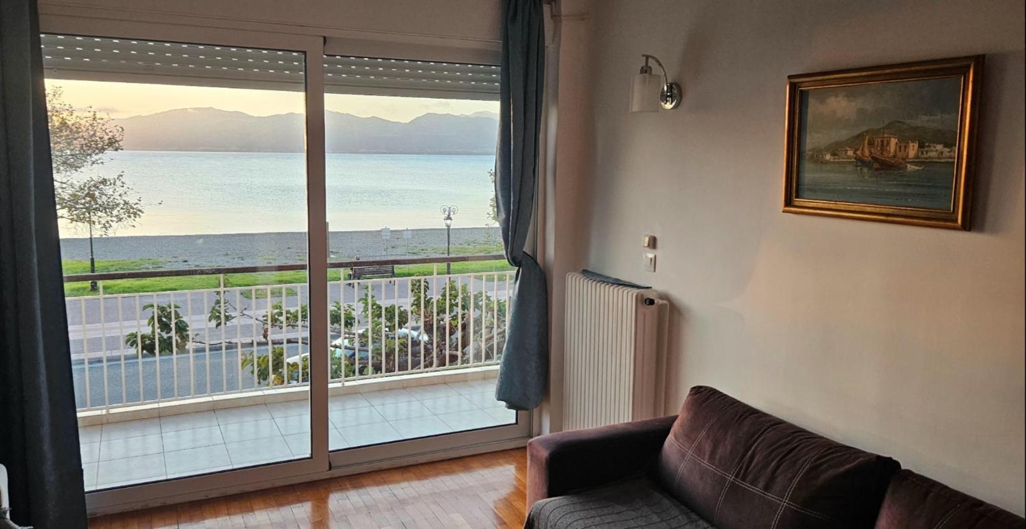 Nafpaktos Beach House Sea View Apartment First Floor Luaran gambar