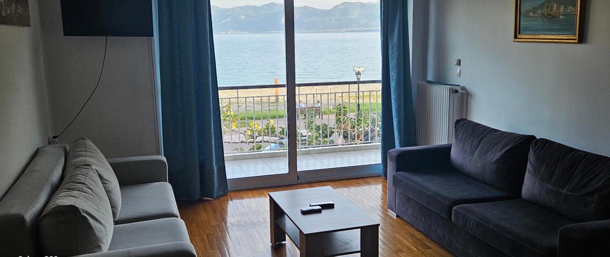 Nafpaktos Beach House Sea View Apartment First Floor Luaran gambar