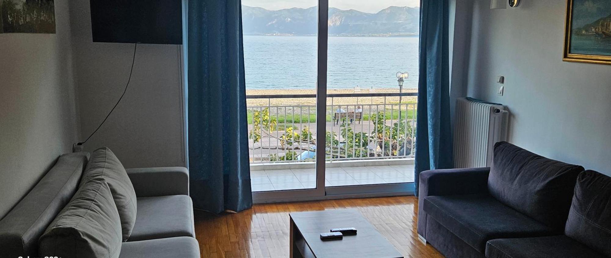 Nafpaktos Beach House Sea View Apartment First Floor Luaran gambar
