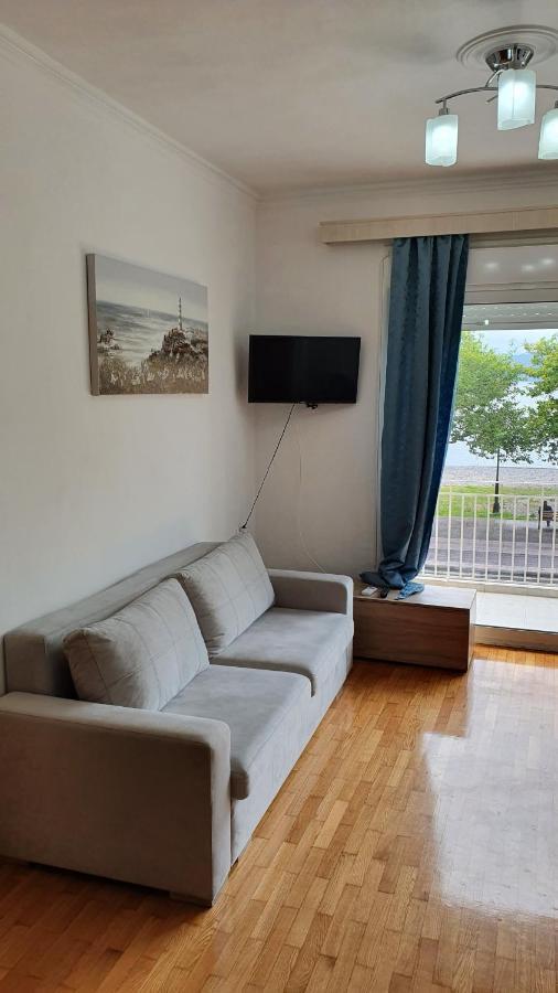 Nafpaktos Beach House Sea View Apartment First Floor Luaran gambar
